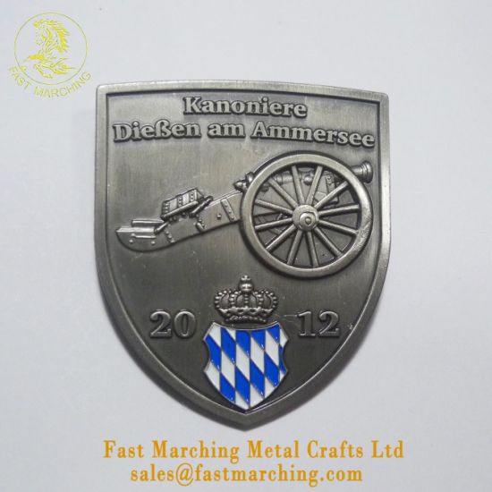 Custom Commander Adjustable Rolling Football Metal Badge Lapel Pin Emblem