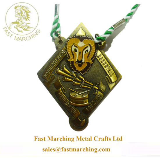 Custom Wholesale Die Casting Eagle Shape Football Medals for Youth