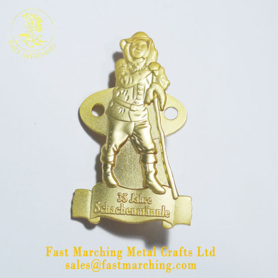 Factory Price Cheap Custom Lapel Magnet Gold Made Pin Badges